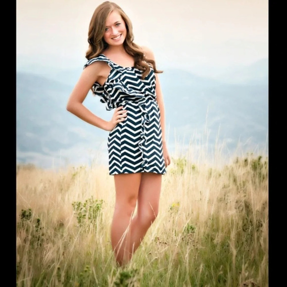 NWT Envy Me Navy White Chevron Ruffle Mini Dress Junior Medium - Picture 1 of 4